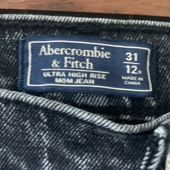 Abercrombie & Fitch Ultra High Rise Mom Jean Black Distressed with side zippers - Picture 8 of 8